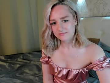 chloedeccker cam preview