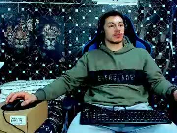 javiersexymann cam preview