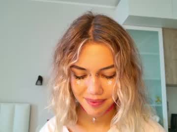 mialovelle cam preview