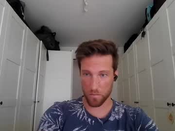 moms_little_monster cam preview