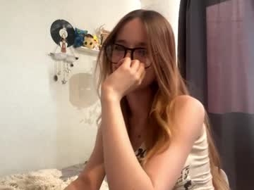tessiekrenek cam preview