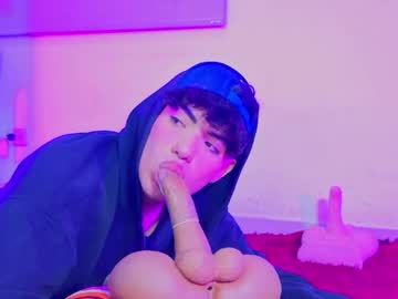 yournaughtyfemboy cam preview
