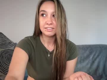 Nikki & Blake live webcam preview